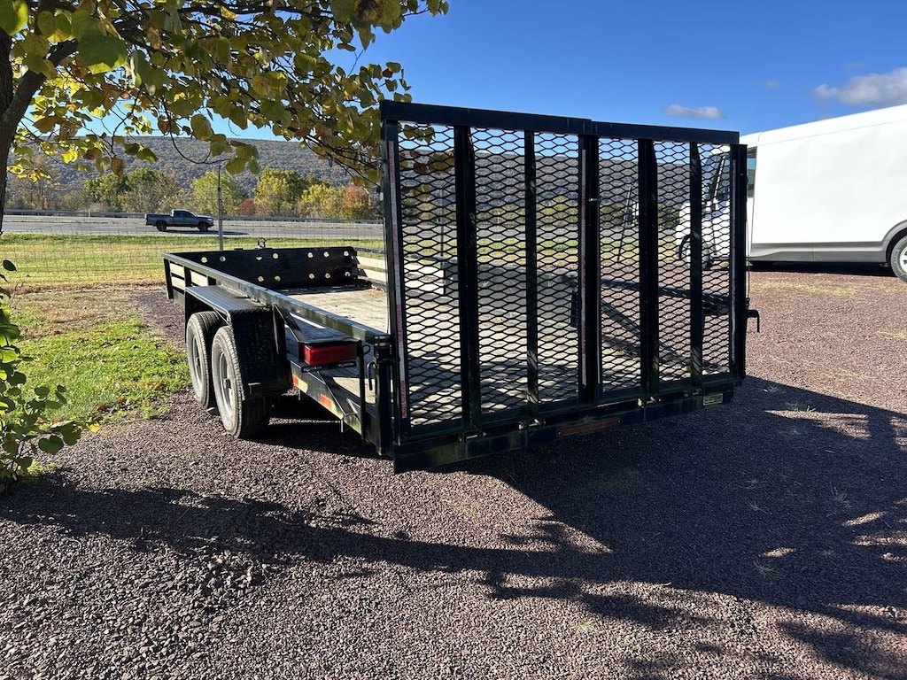 Used 2016 Holmes 18 ft TRAILER