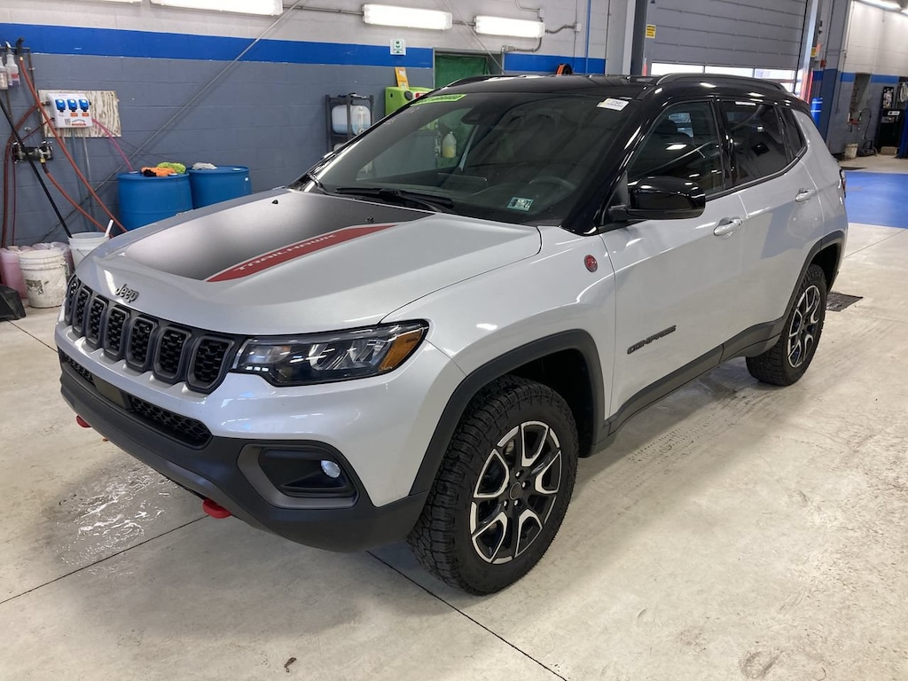 Used 2025 Jeep Compass Trailhawk SUV