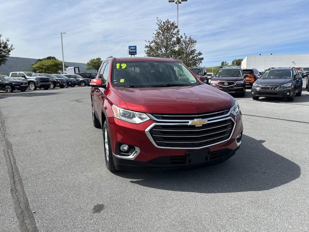 Used 2019 Chevrolet Traverse LT Cloth w/1LT SUV