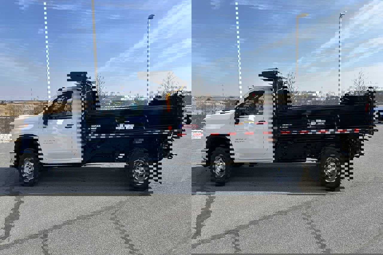 2025 Chevrolet Silverado 3500HD Work Truck photo 4