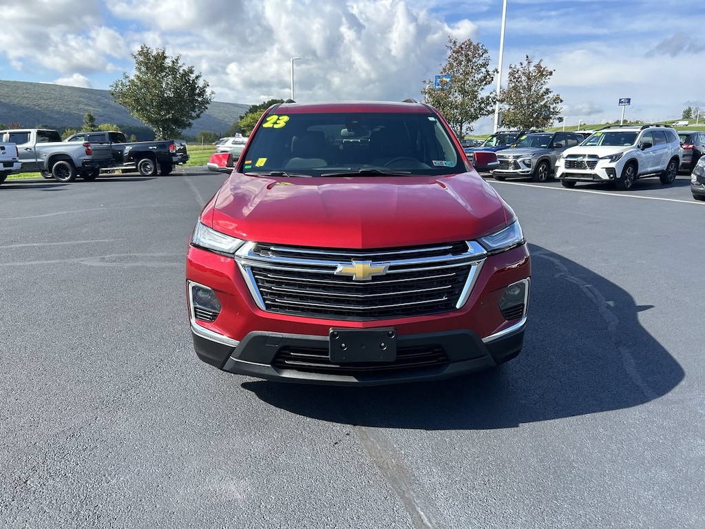 Used 2023 Chevrolet Traverse LT Cloth w/1LT SUV