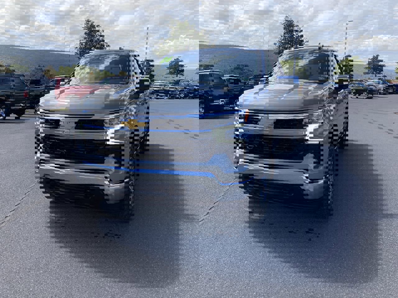 2026 Chevrolet Silverado 1500 LT photo 2