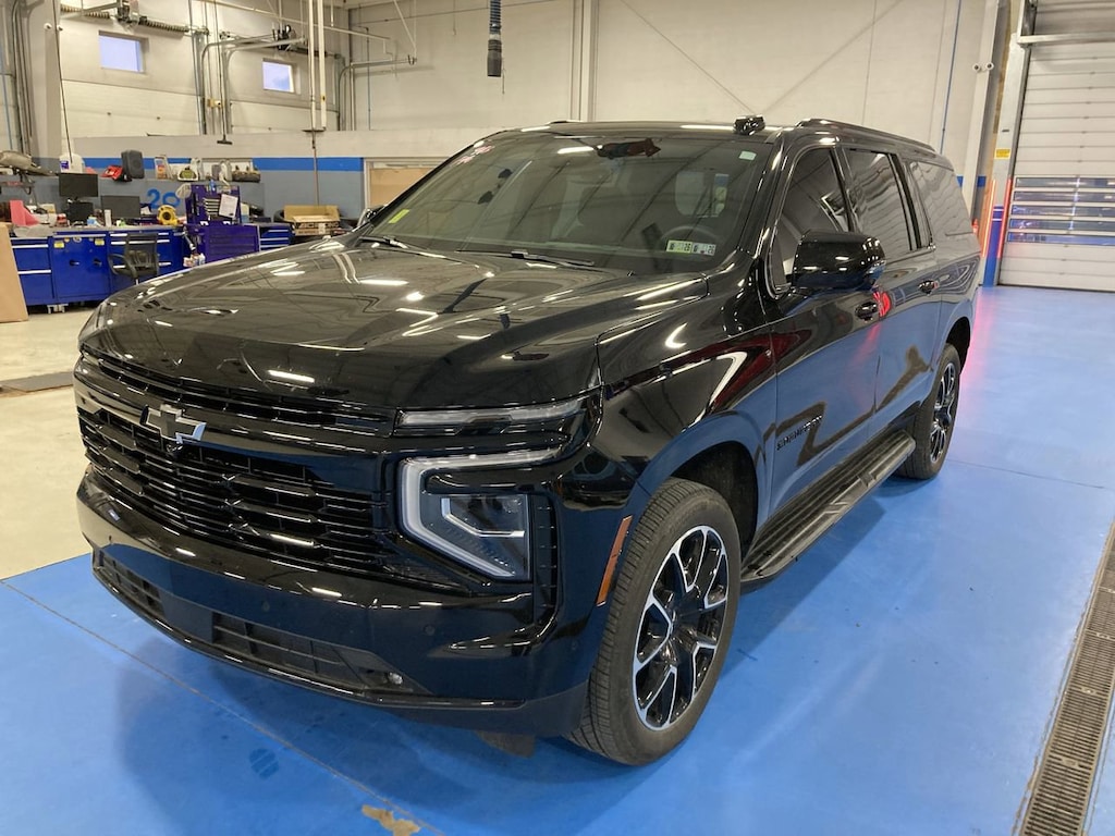 Used 2025 Chevrolet Suburban RST SUV