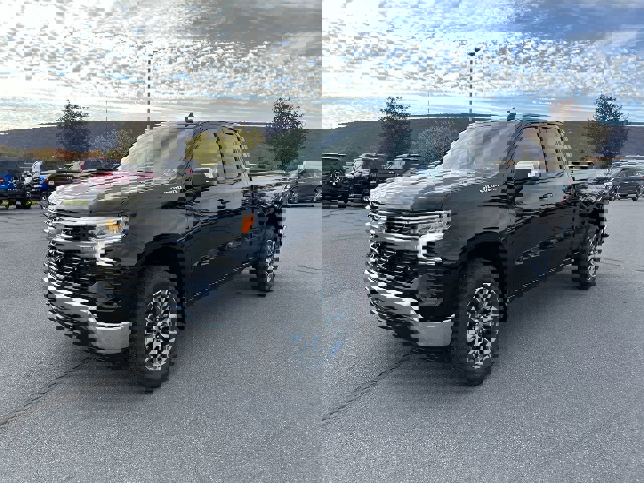 2026 Chevrolet Silverado 1500 LT photo 3