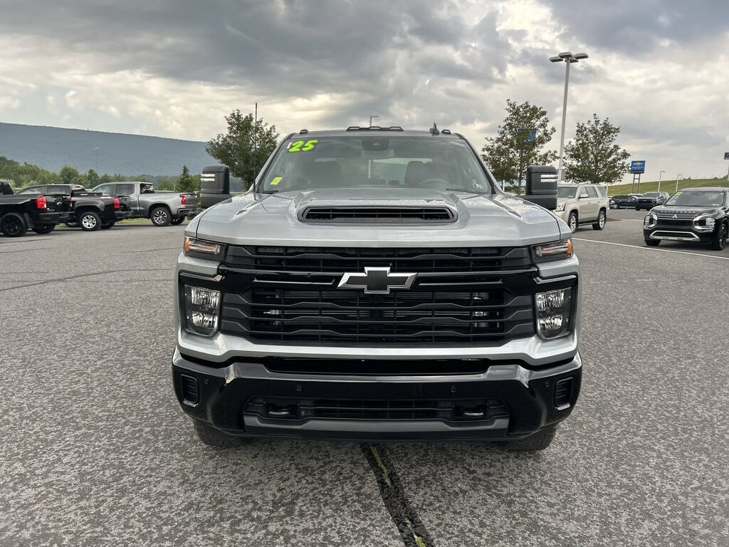 Used 2025 Chevrolet Silverado 2500 HD Custom Truck Crew Cab