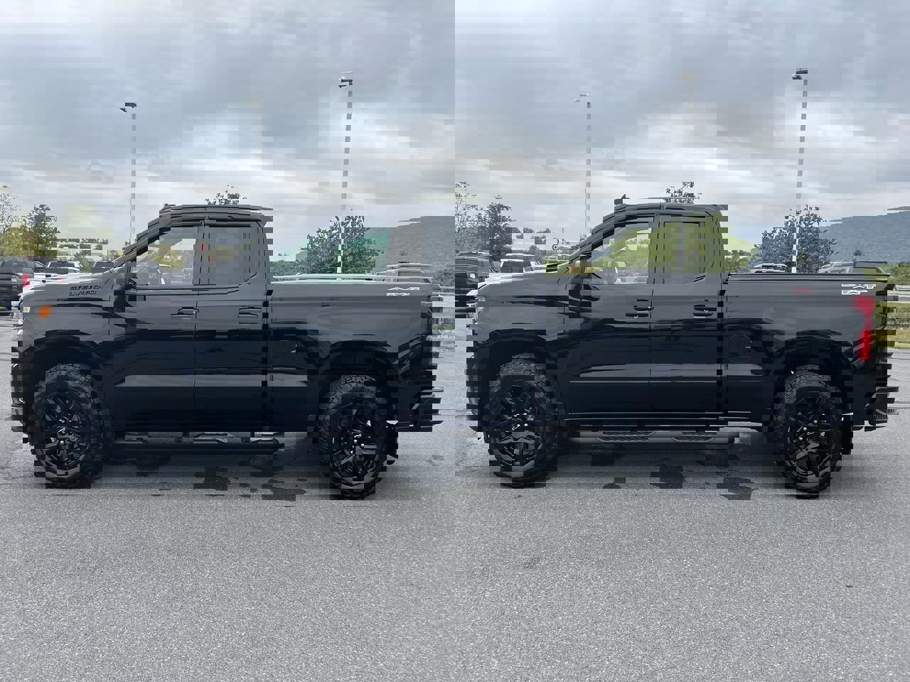 2021 Chevrolet Silverado 1500 Custom photo 3