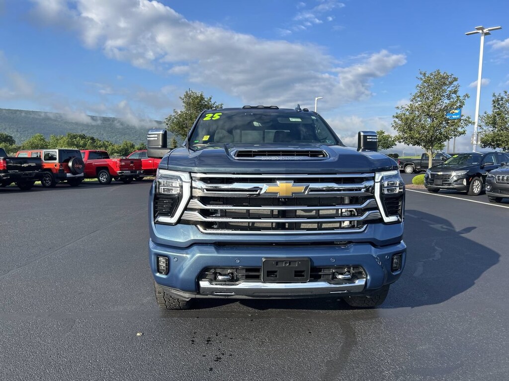 Used 2025 Chevrolet Silverado 2500 HD High Country Truck Crew Cab