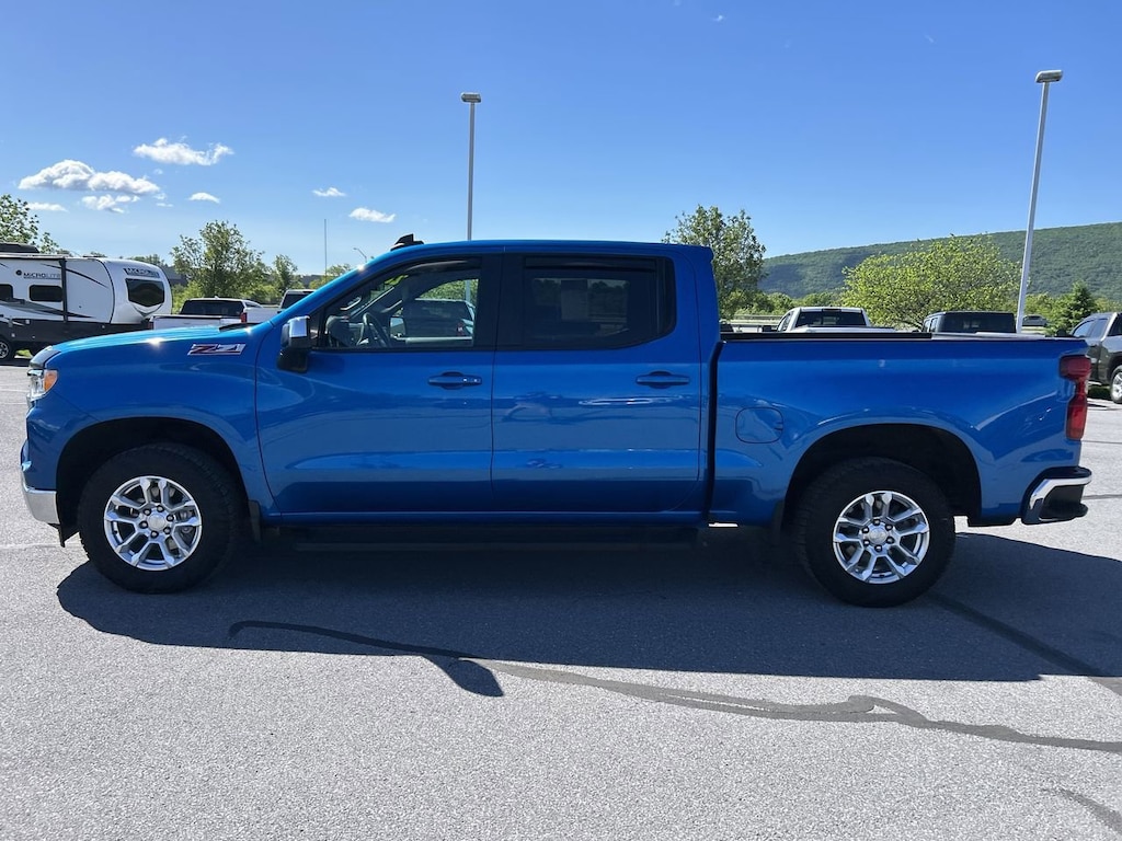 Used 2022 Chevrolet Silverado 1500 LT w/1LT Truck Crew Cab