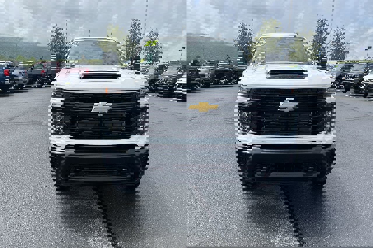 2025 Chevrolet Silverado 2500HD Work Truck photo 2