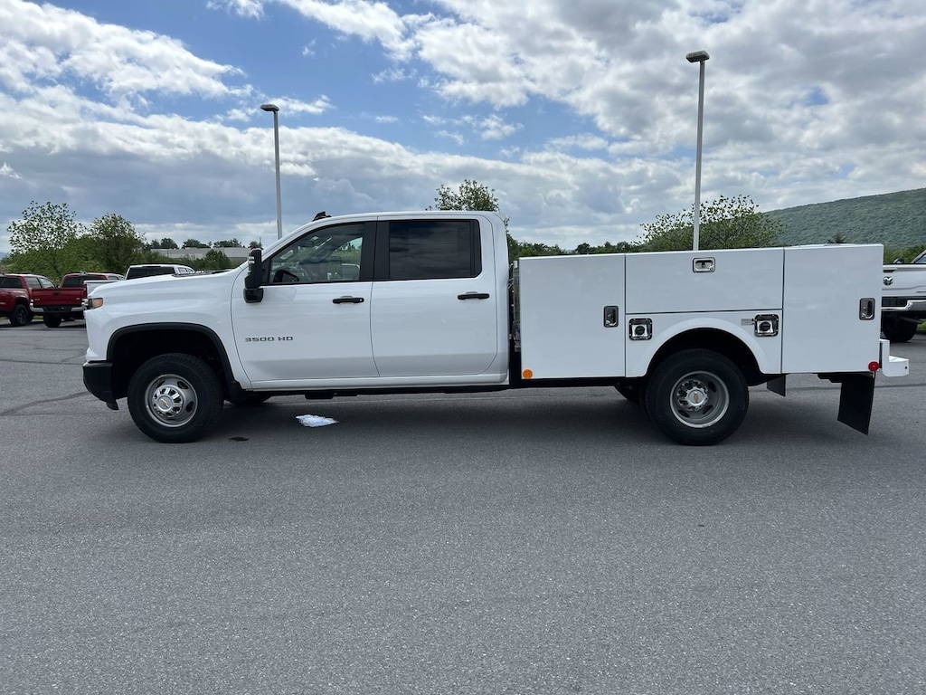 New 2025 Chevrolet Silverado 3500HD Chassis Work Truck Truck Crew Cab