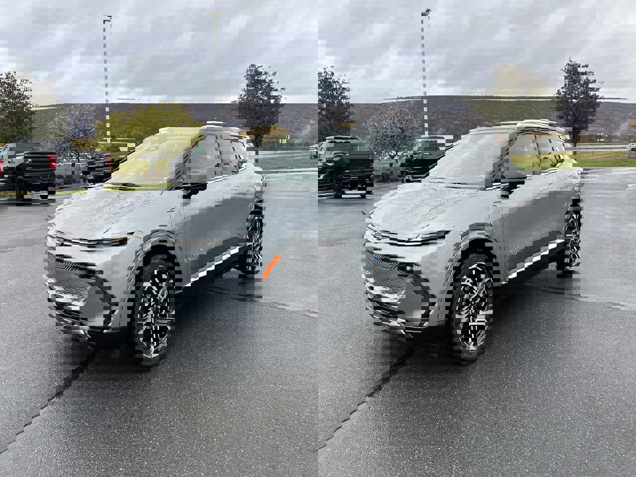 2026 Chevrolet Equinox EV 1LT photo 3