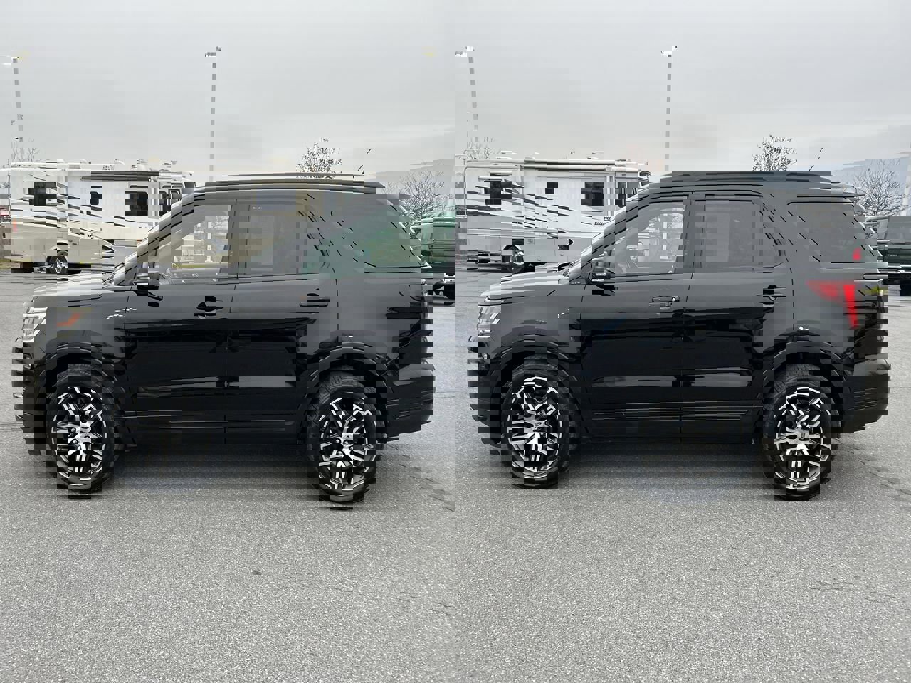 2018 Ford Explorer Sport photo 4