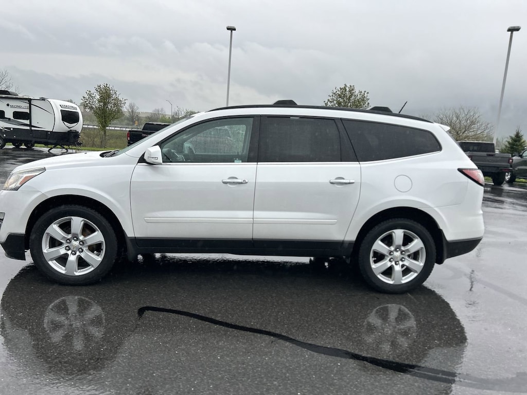 Used 2017 Chevrolet Traverse LT w/1LT SUV
