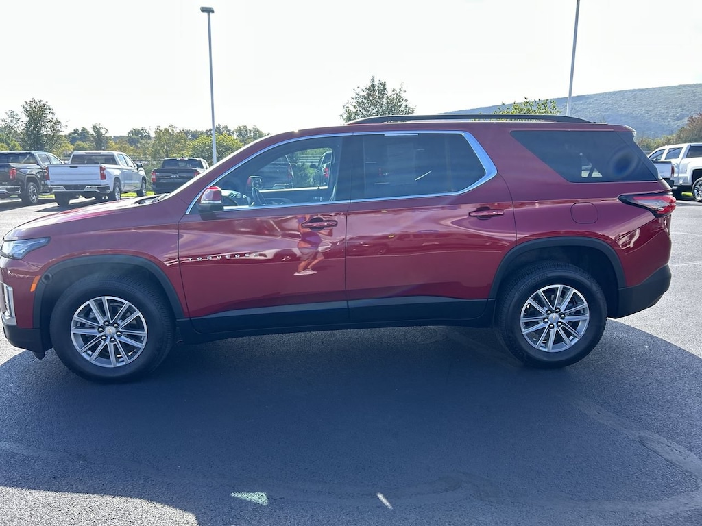 Used 2023 Chevrolet Traverse LT Cloth w/1LT SUV