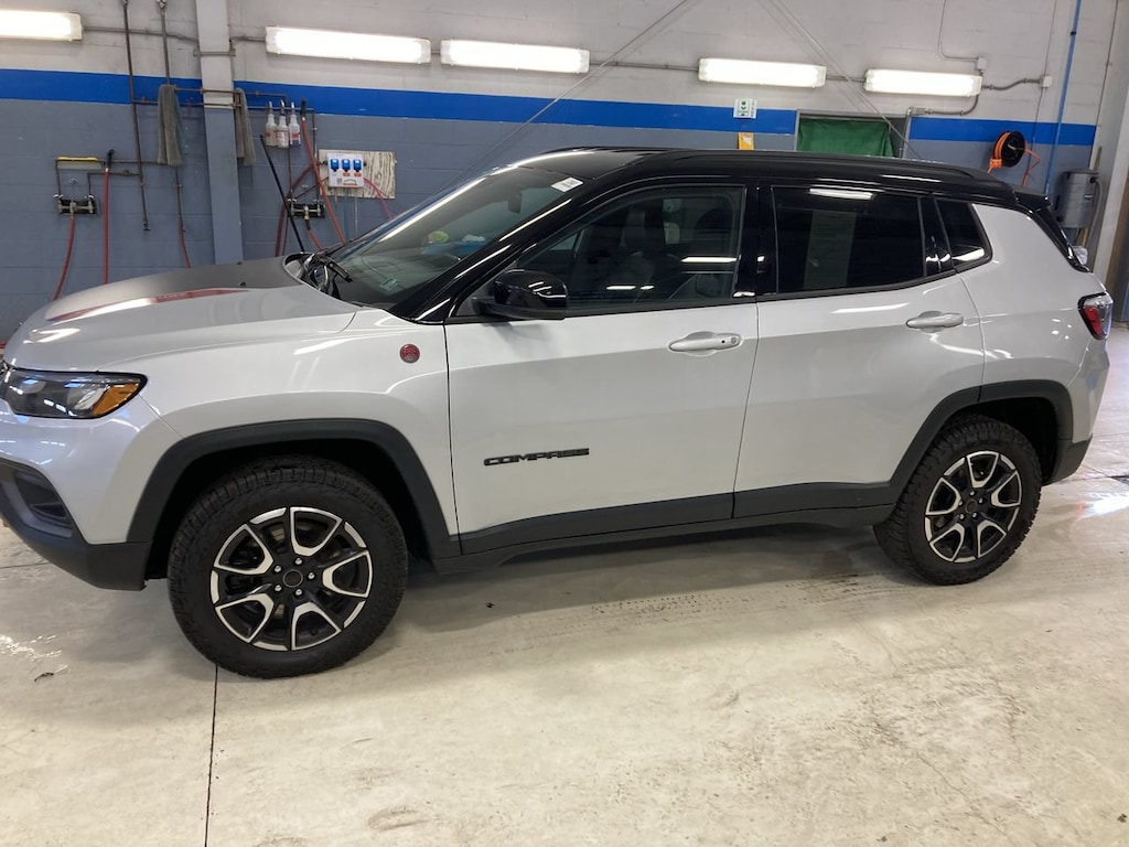 Used 2025 Jeep Compass Trailhawk SUV