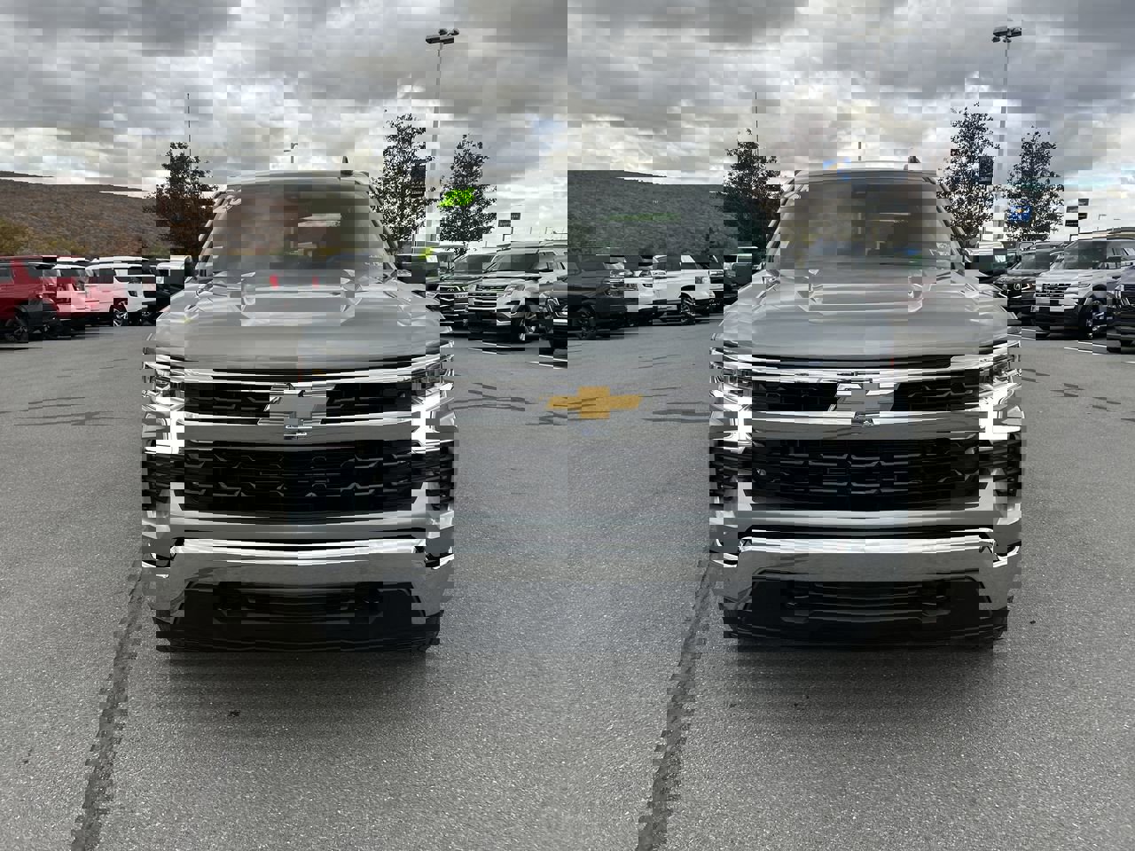 2026 Chevrolet Silverado 1500 LT photo 2