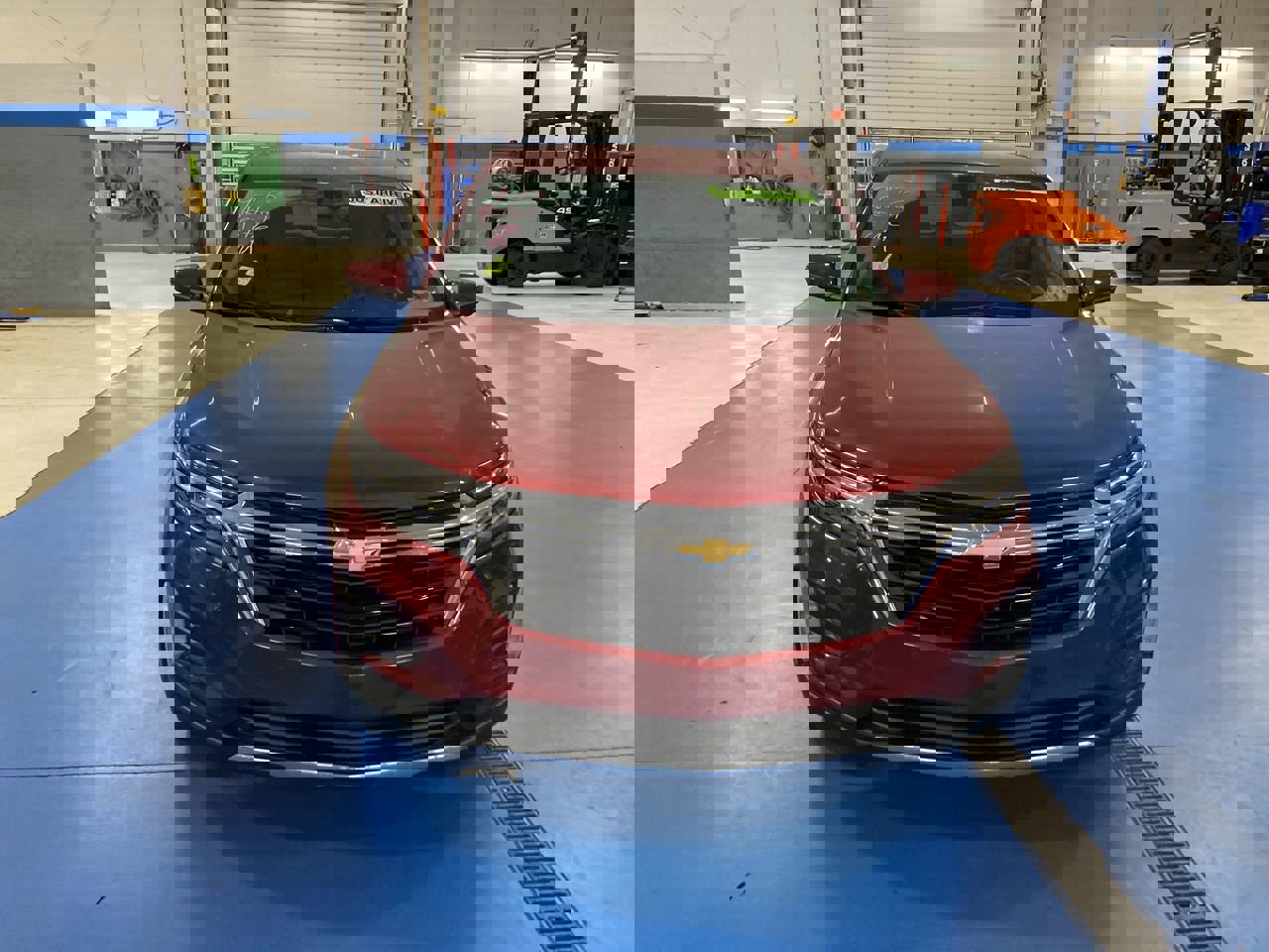 2023 Chevrolet Equinox LT photo 2