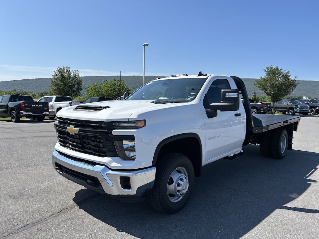 New 2025 Chevrolet Silverado 3500HD Chassis Work Truck Truck Regular Cab