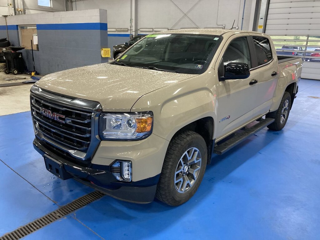 Used 2022 GMC Canyon AT4 w/Leather Truck Crew Cab