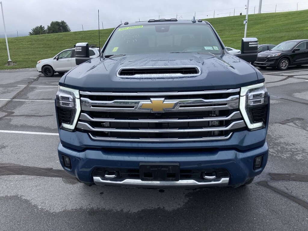 Used 2025 Chevrolet Silverado 2500 HD High Country Truck Crew Cab