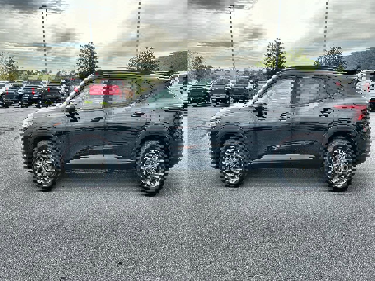 2024 Chevrolet Trax LT photo 2