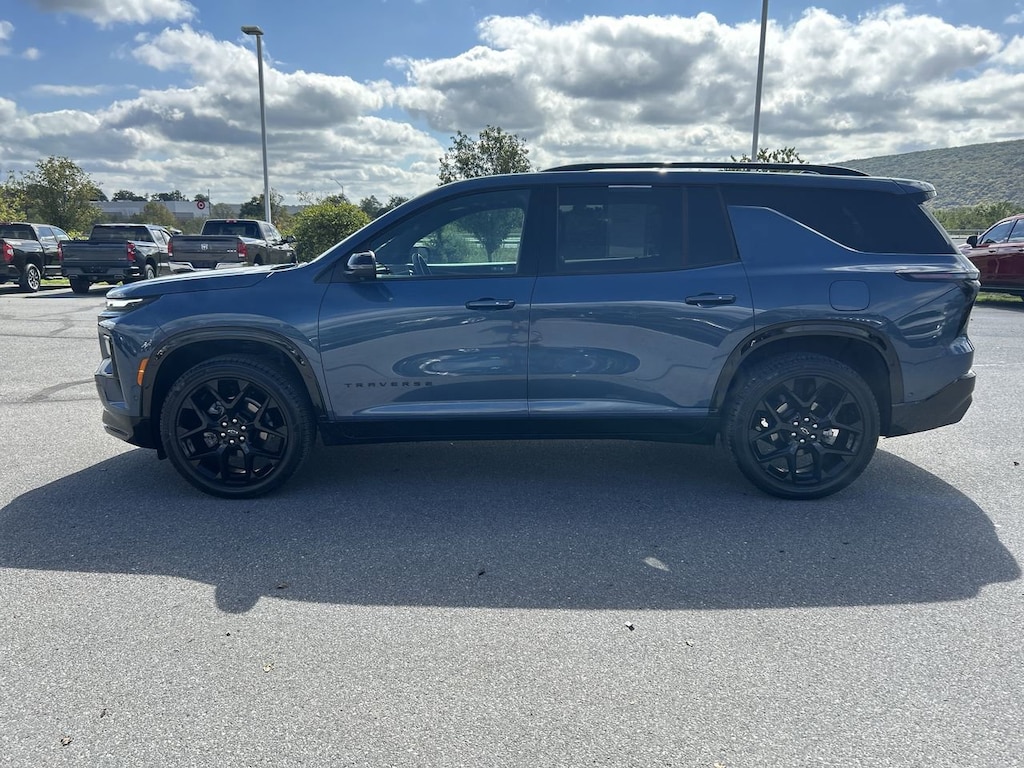 Used 2024 Chevrolet Traverse RS SUV