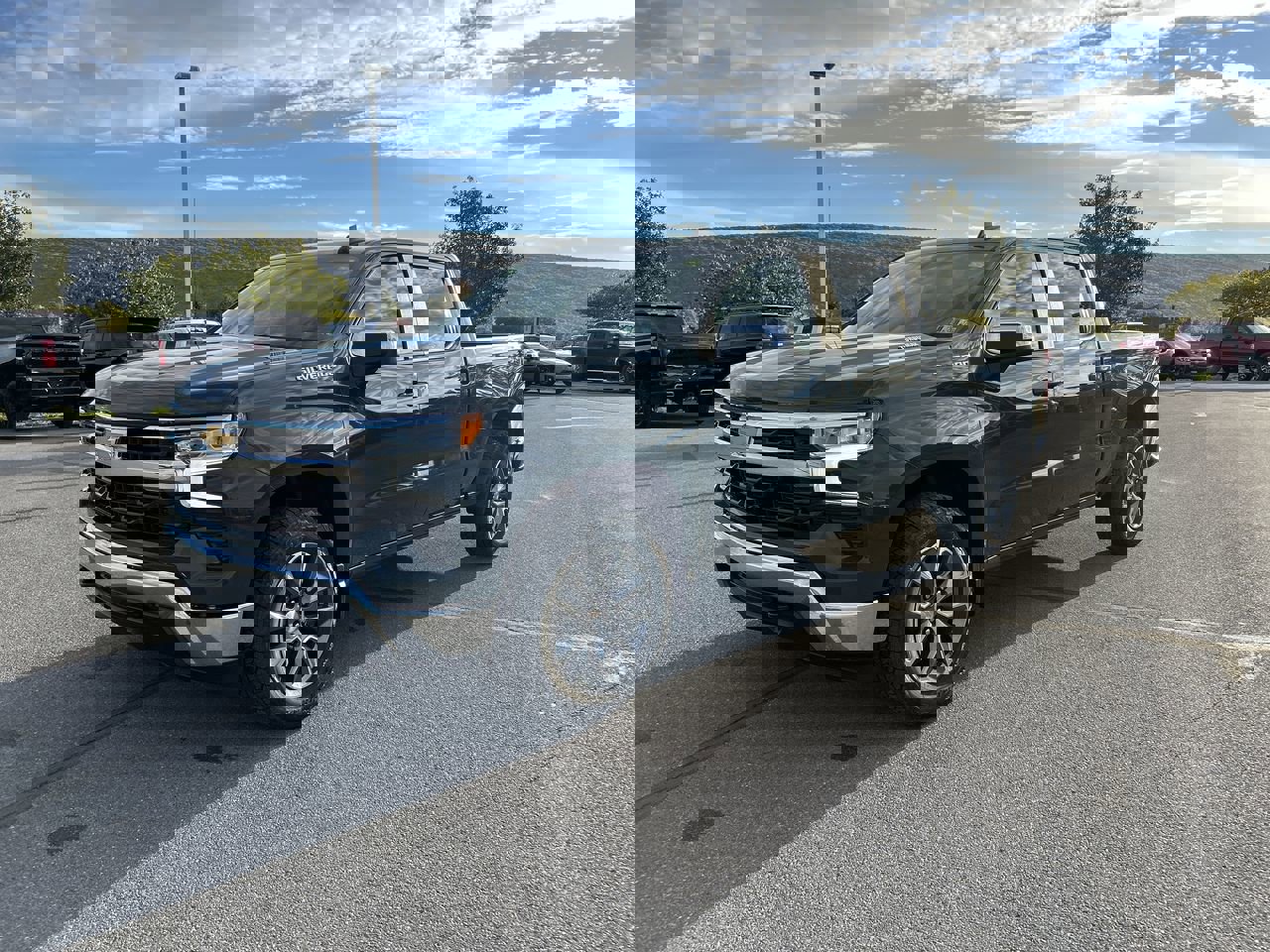 2026 Chevrolet Silverado 1500 LT photo 3