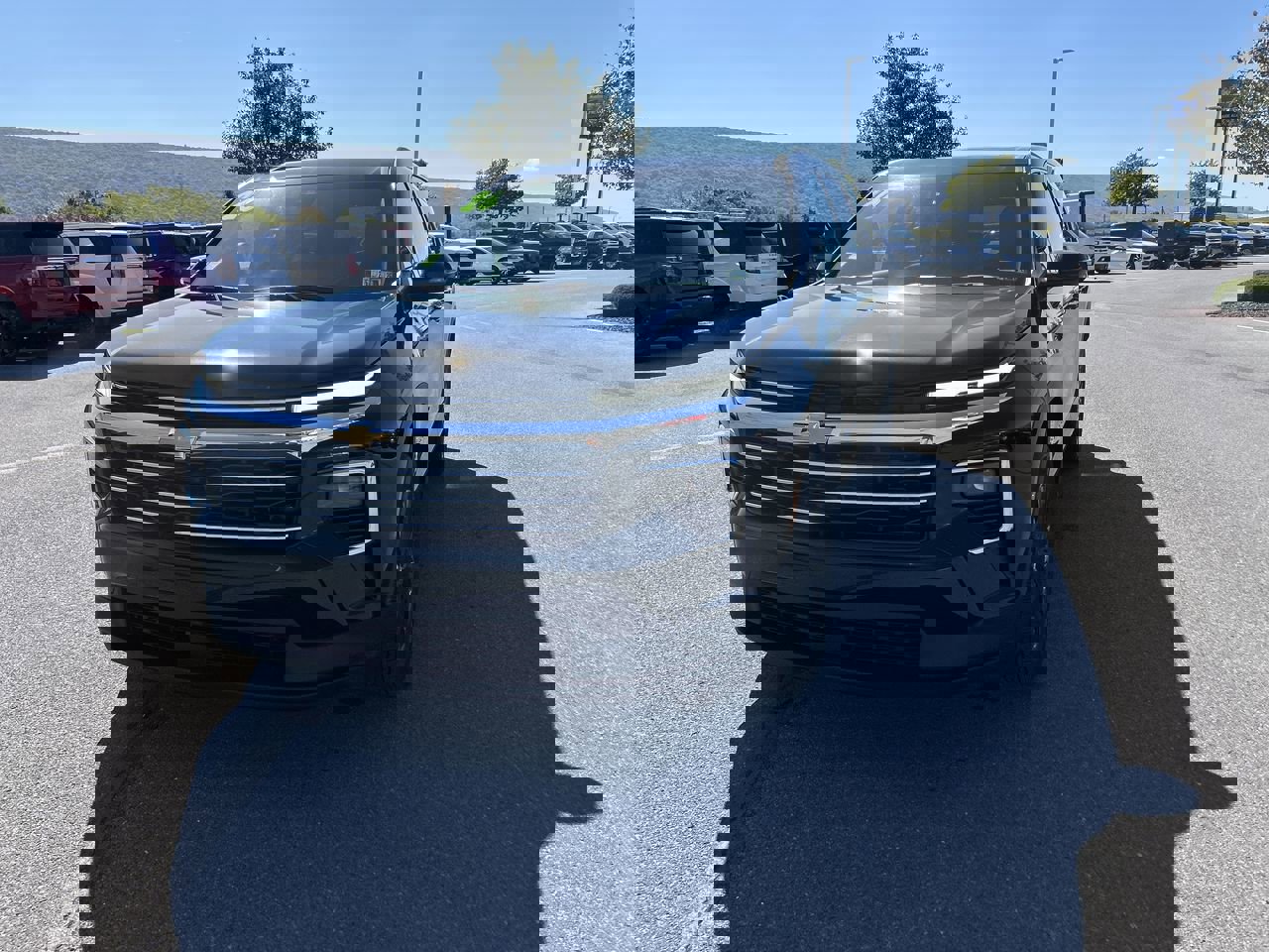 2026 Chevrolet Traverse photo 2
