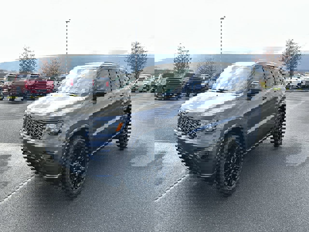 2020 Jeep Grand Cherokee Altitude photo 2