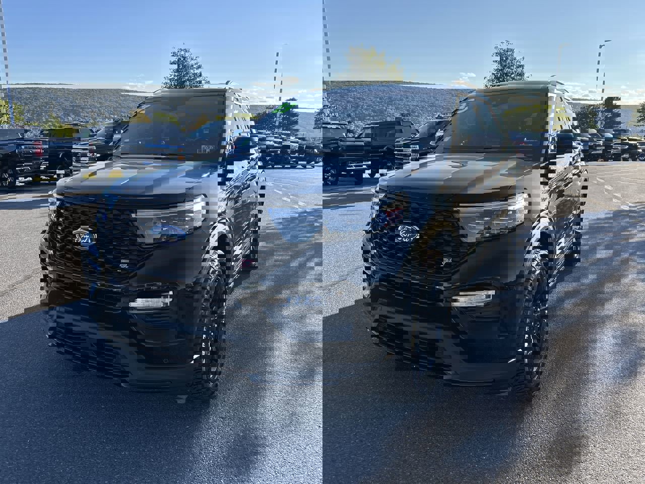 2023 Ford Explorer ST photo 3