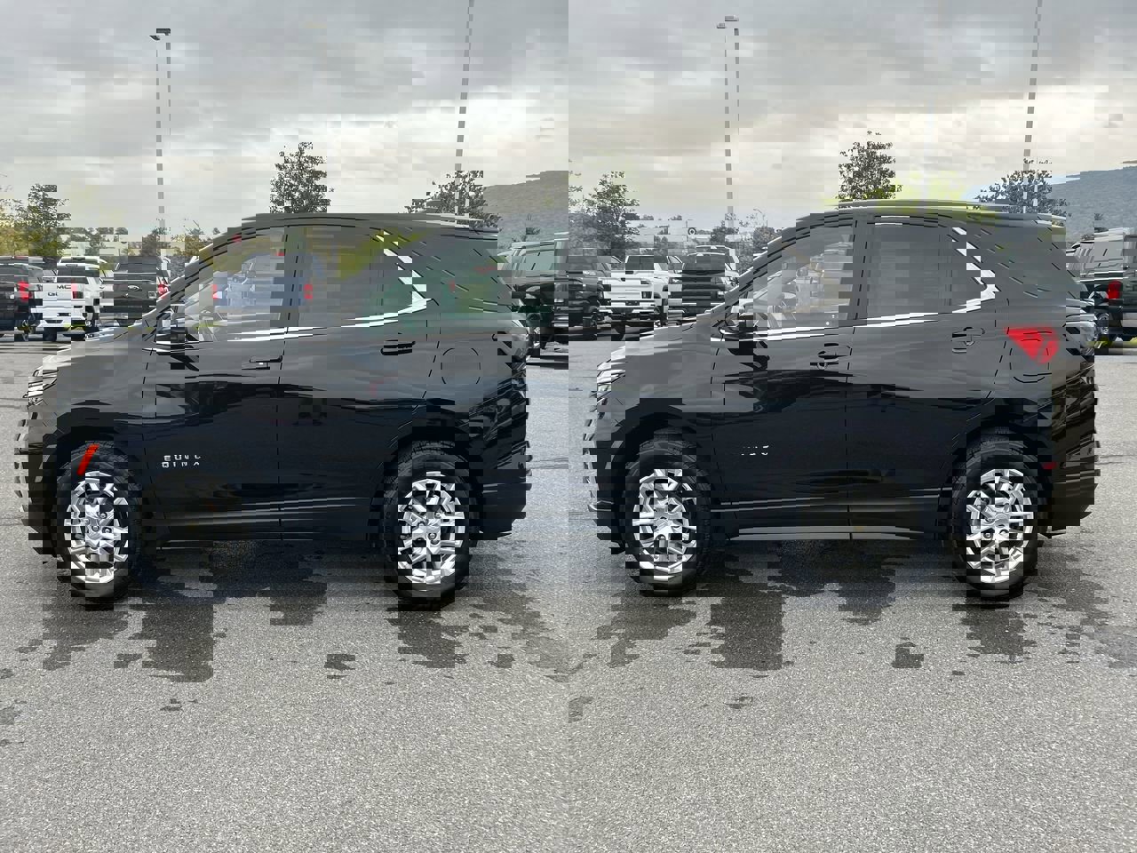 2022 Chevrolet Equinox LT photo 2