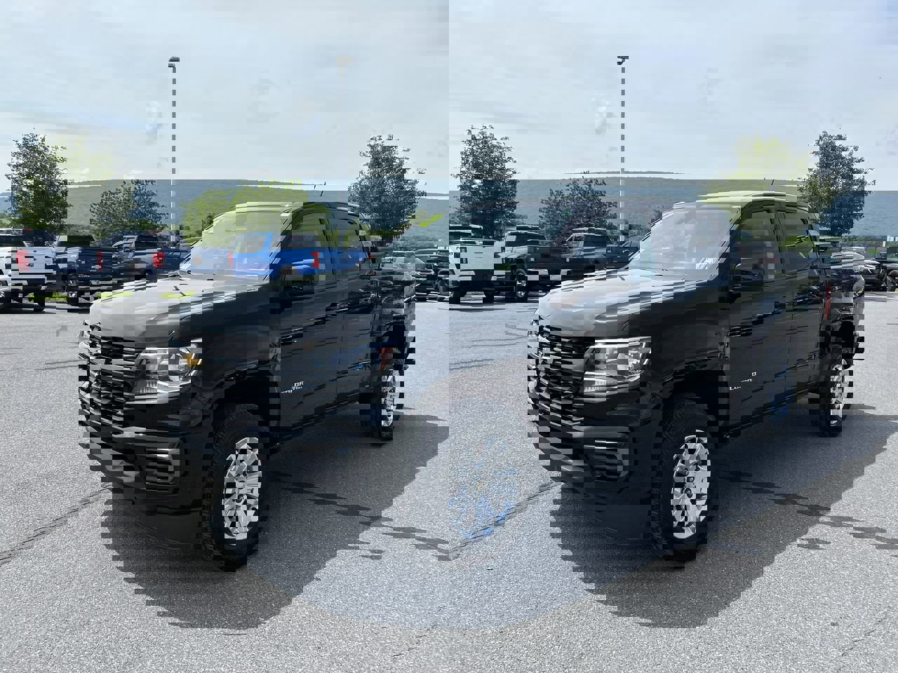 2022 Chevrolet Colorado LT photo 3