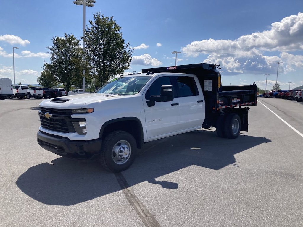 New 2024 Chevrolet Silverado 3500 HD Chassis Work Truck Truck Crew Cab