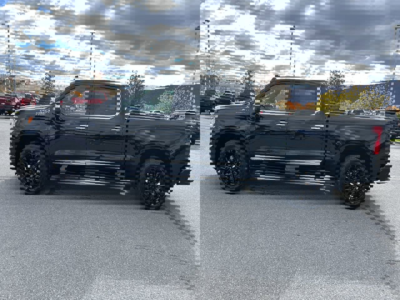 2024 Chevrolet Silverado 1500 High Country photo 2