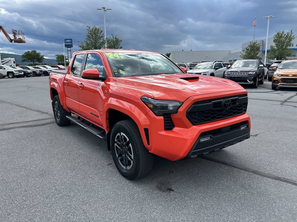 Used 2024 Toyota Tacoma SR5 Truck Double Cab