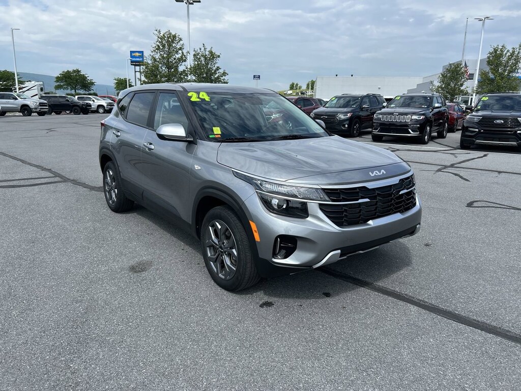 Used 2024 Kia Seltos LX SUV