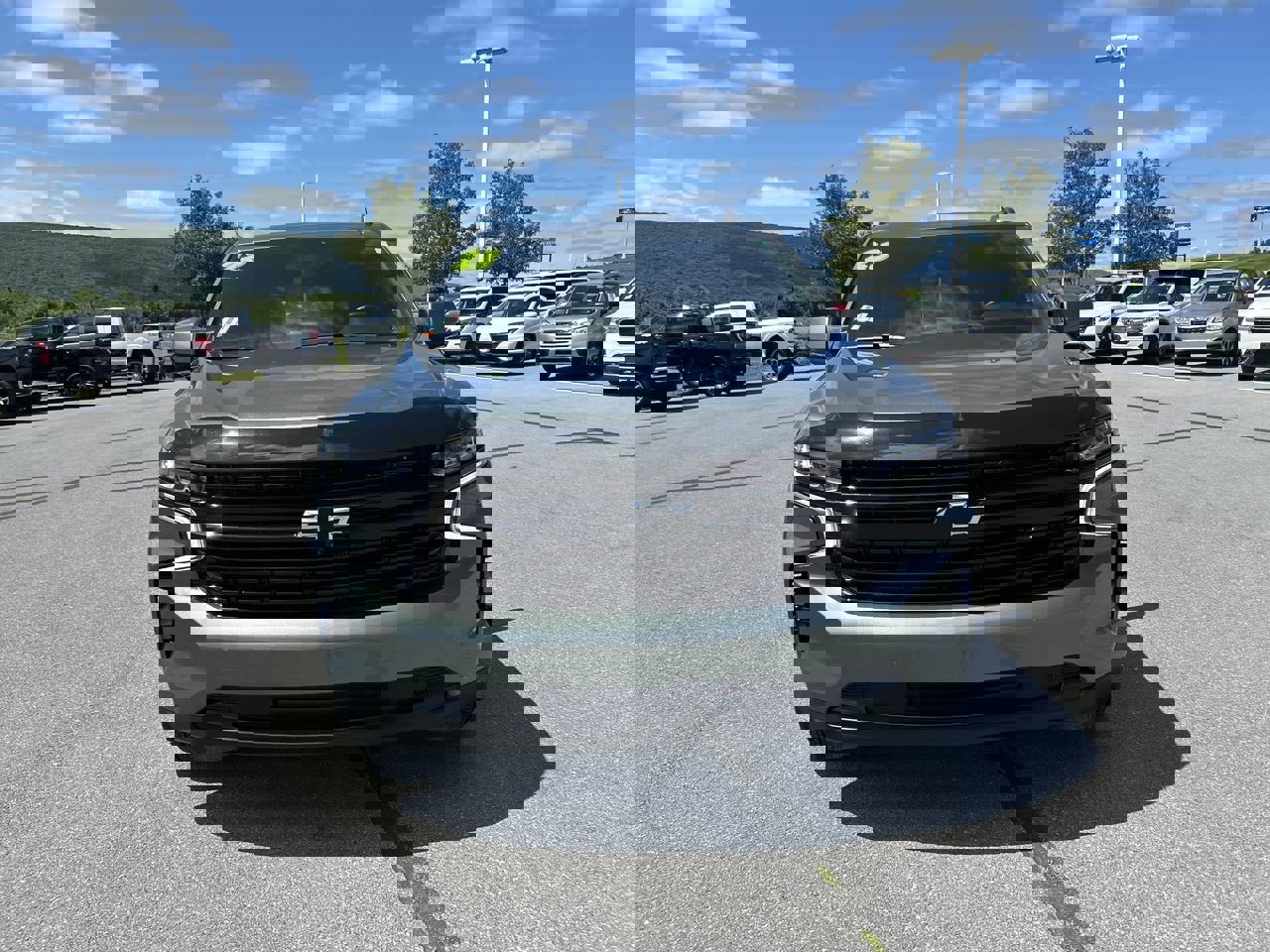 2023 Chevrolet Suburban RST photo 2