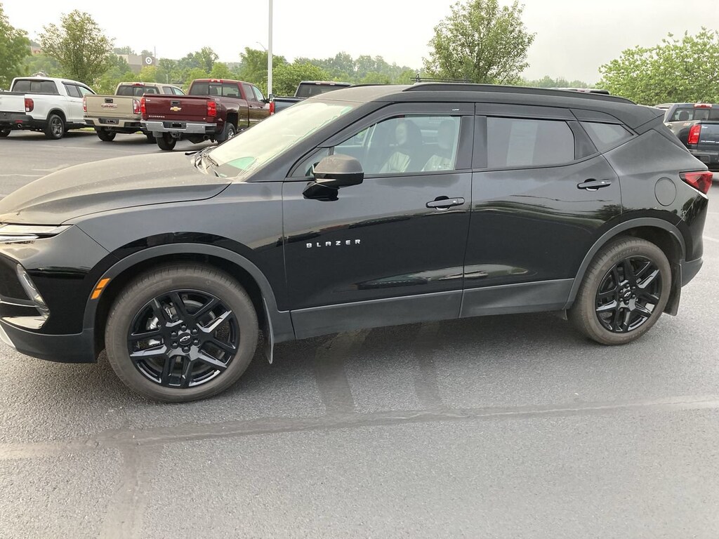 Used 2025 Chevrolet Blazer LT w/2LT SUV