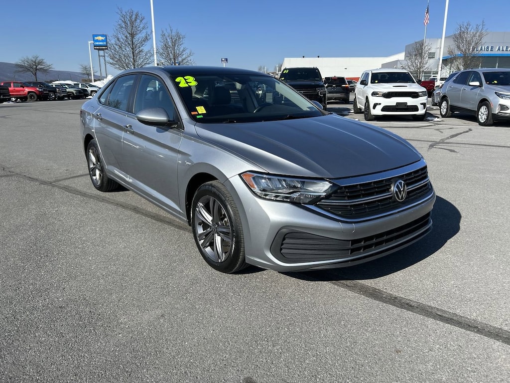 Used 2023 Volkswagen Jetta 1.5T SE Sedan