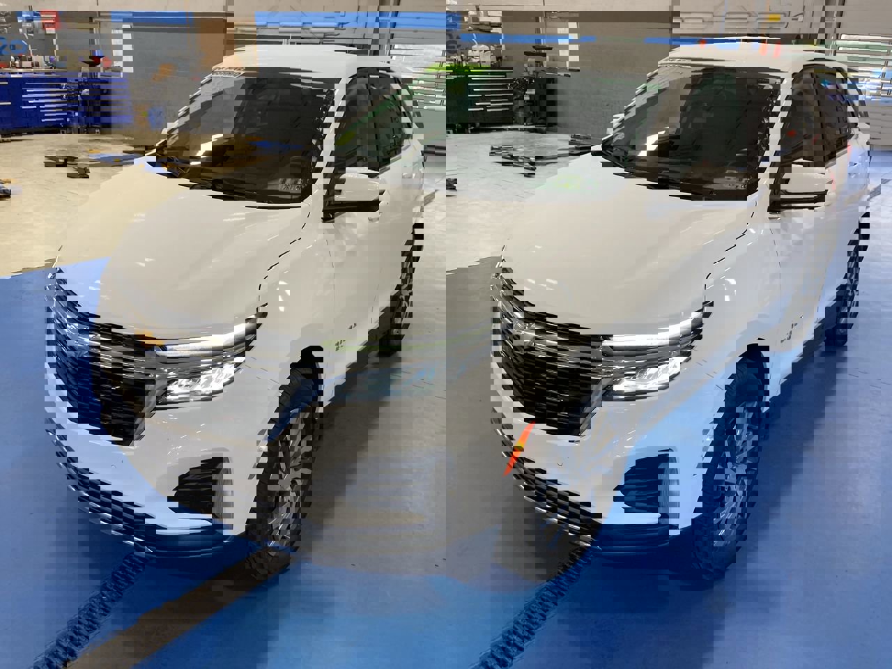 2023 Chevrolet Equinox LT photo 3