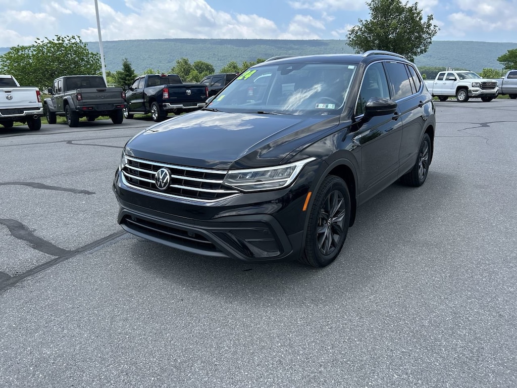 Used 2024 Volkswagen Tiguan 2.0T SE SUV