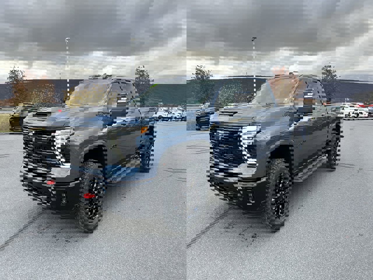 2026 Chevrolet Silverado 3500HD LT photo 2