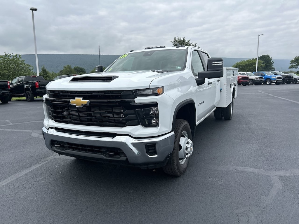 New 2026 Chevrolet Silverado 3500 HD Chassis Work Truck Truck Crew Cab