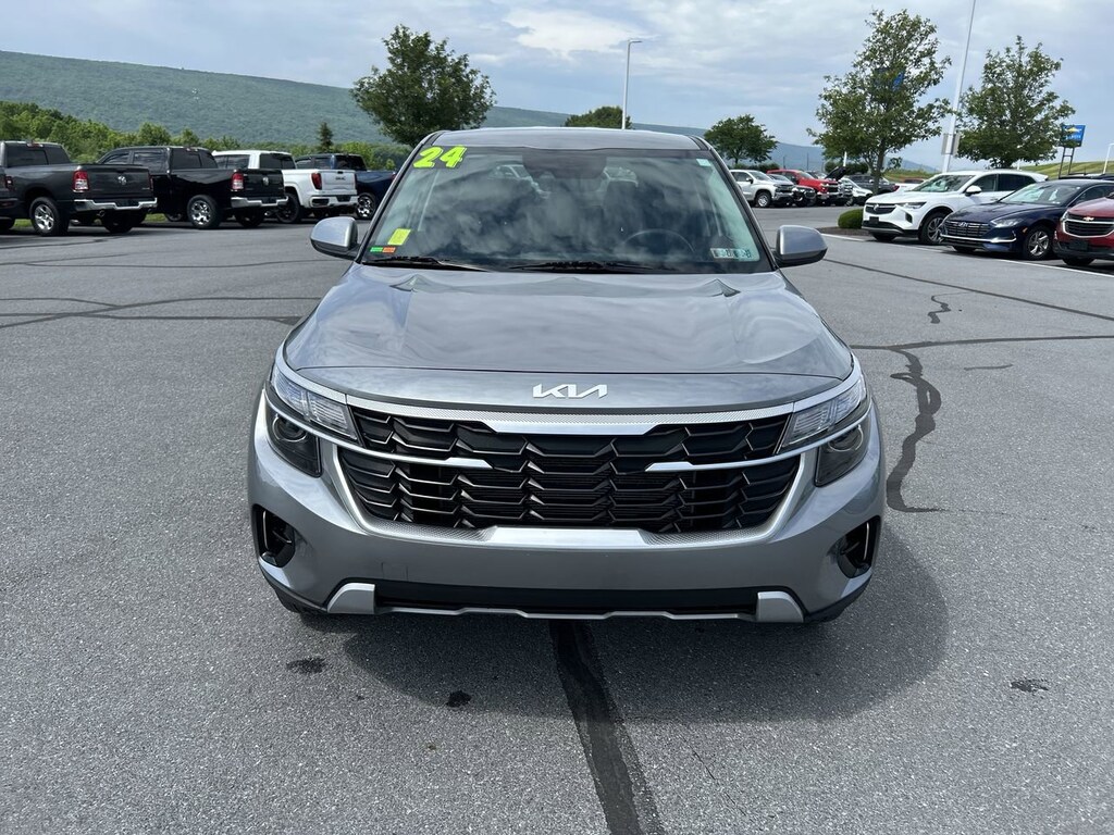 Used 2024 Kia Seltos LX SUV