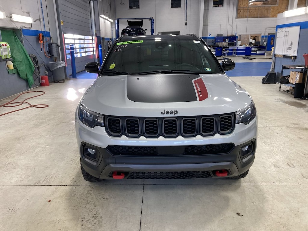 Used 2025 Jeep Compass Trailhawk SUV