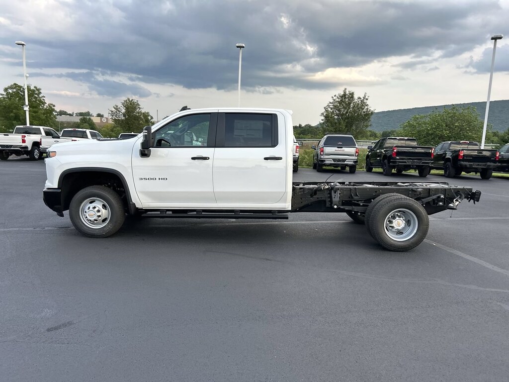 New 2026 Chevrolet Silverado 3500 HD Chassis Work Truck Truck Crew Cab