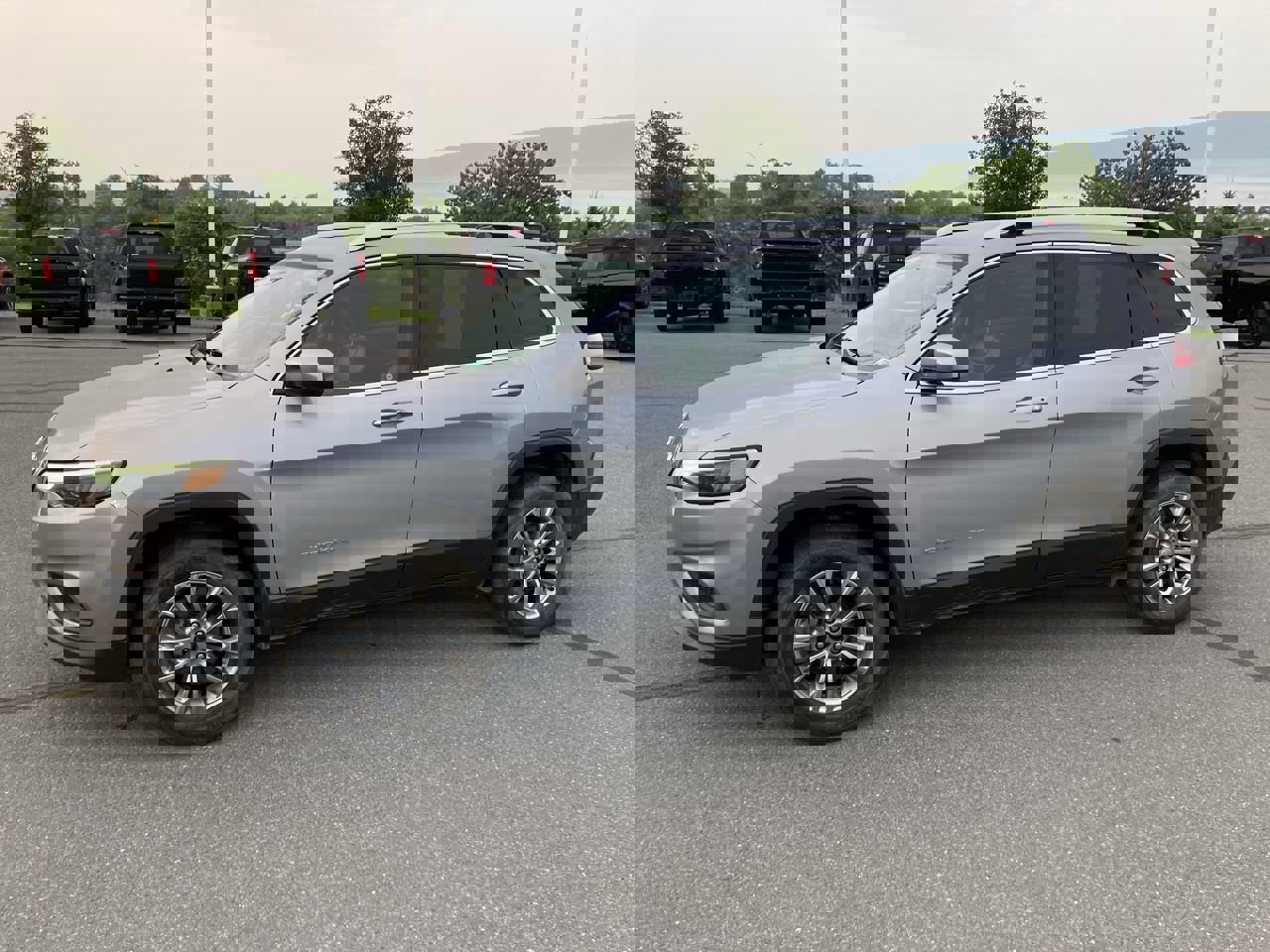 2019 Jeep Cherokee Latitude photo 3