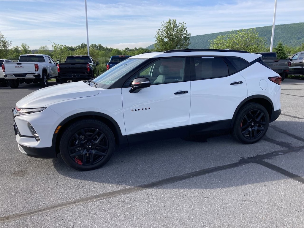 Used 2025 Chevrolet Blazer LT w/3LT SUV