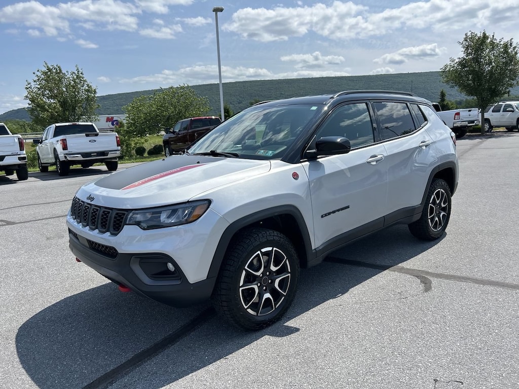 Used 2025 Jeep Compass Trailhawk SUV