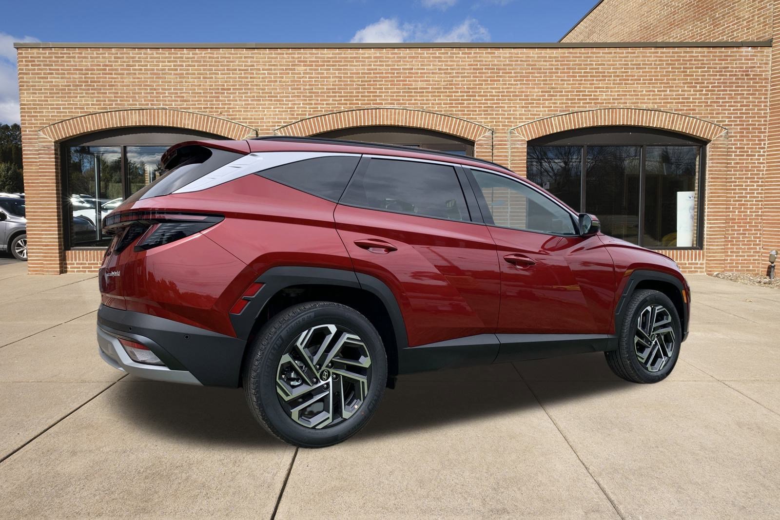 2025 Hyundai Tucson Hybrid Limited photo 3